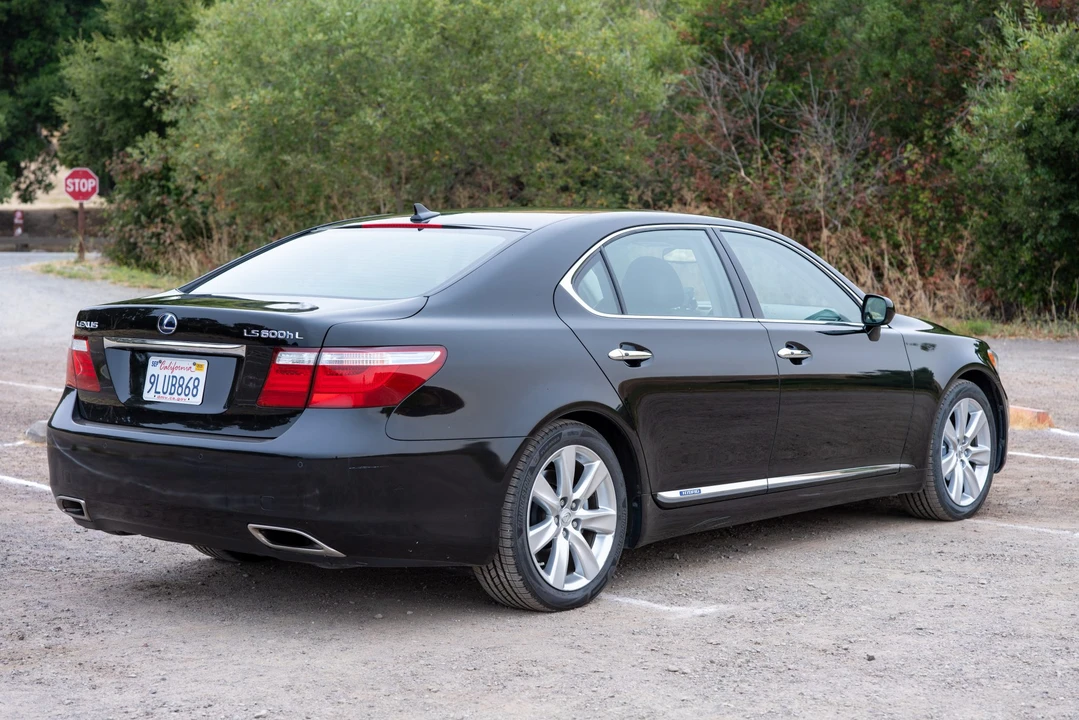 2008 Lexus LS 4th Gen - Image 10 of 31