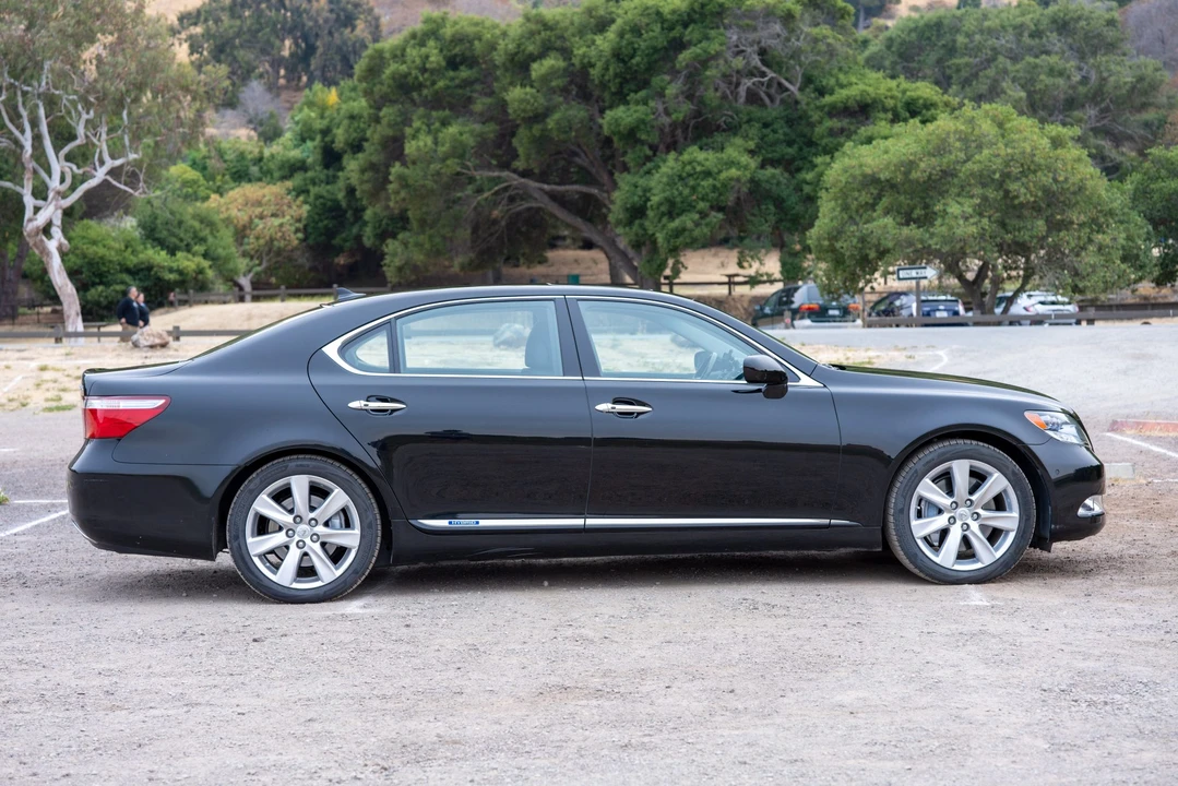 2008 Lexus LS 4th Gen - Image 7 of 31