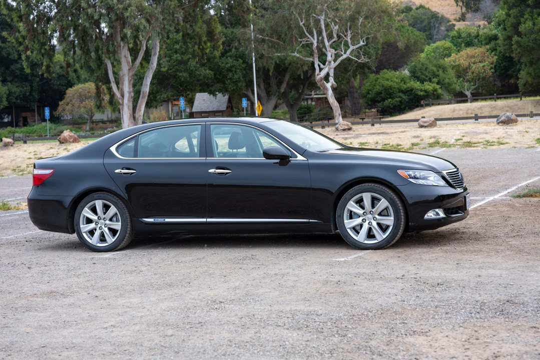 2008 Lexus LS 4th Gen - Image 6 of 31