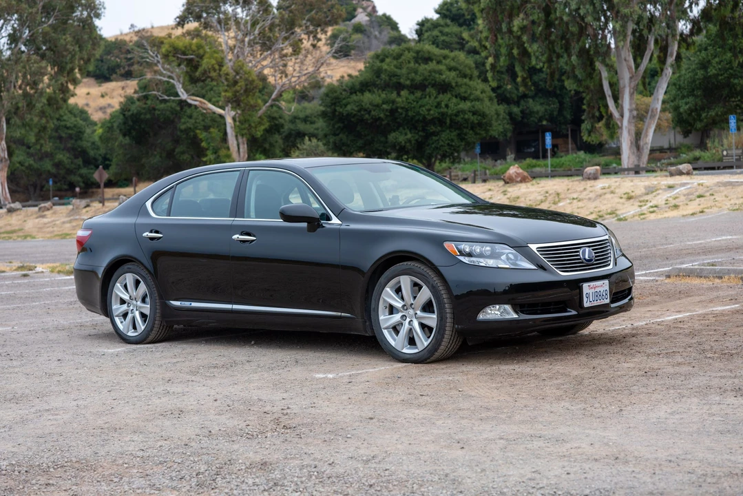 2008 Lexus LS 4th Gen - Image 3 of 31