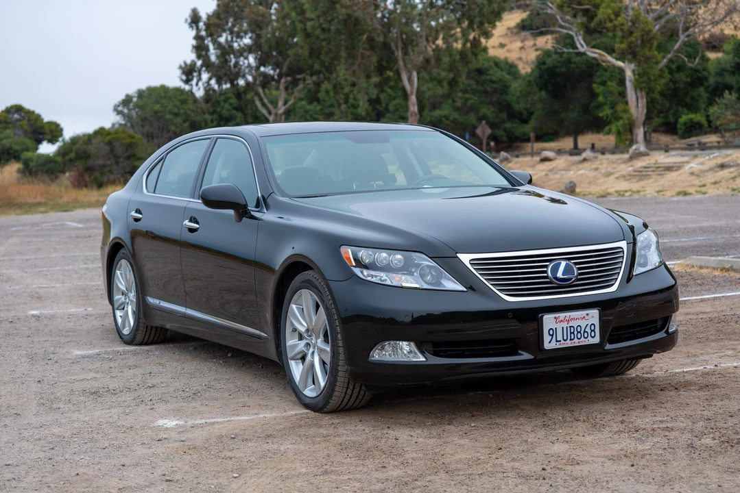 2008 Lexus LS 4th Gen - Image 2 of 31