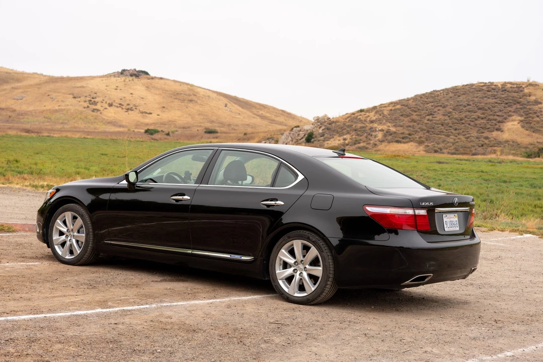 2008 Lexus LS 4th Gen - Image 17 of 31