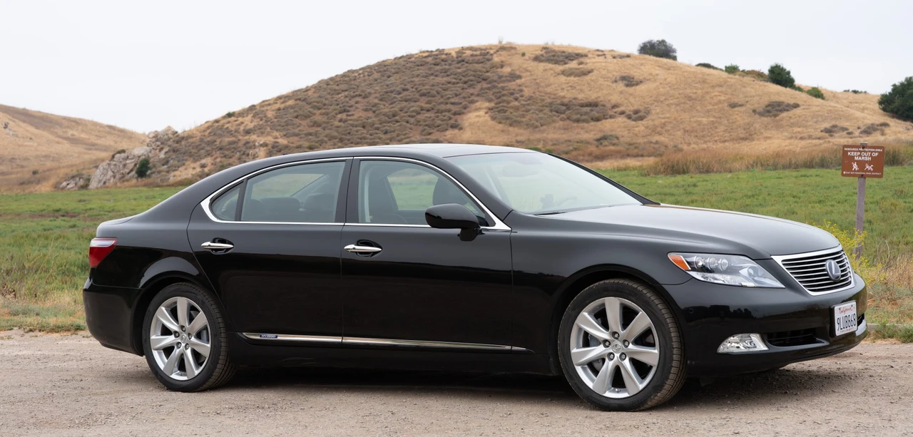2008 Lexus LS 4th Gen - Image 5 of 31