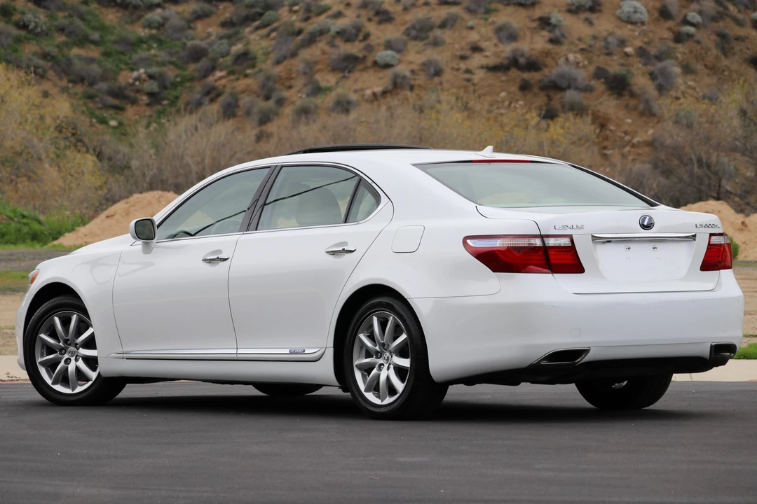 2008 Lexus LS 4th Gen - Image 10 of 31