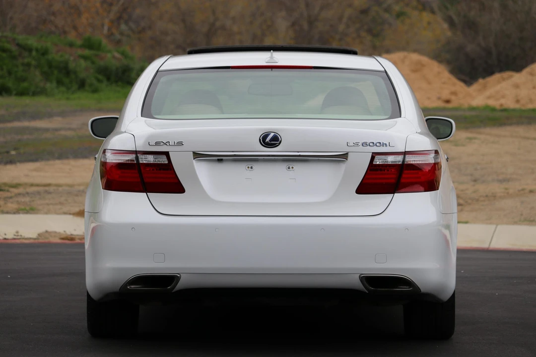 2008 Lexus LS 4th Gen - Image 16 of 31