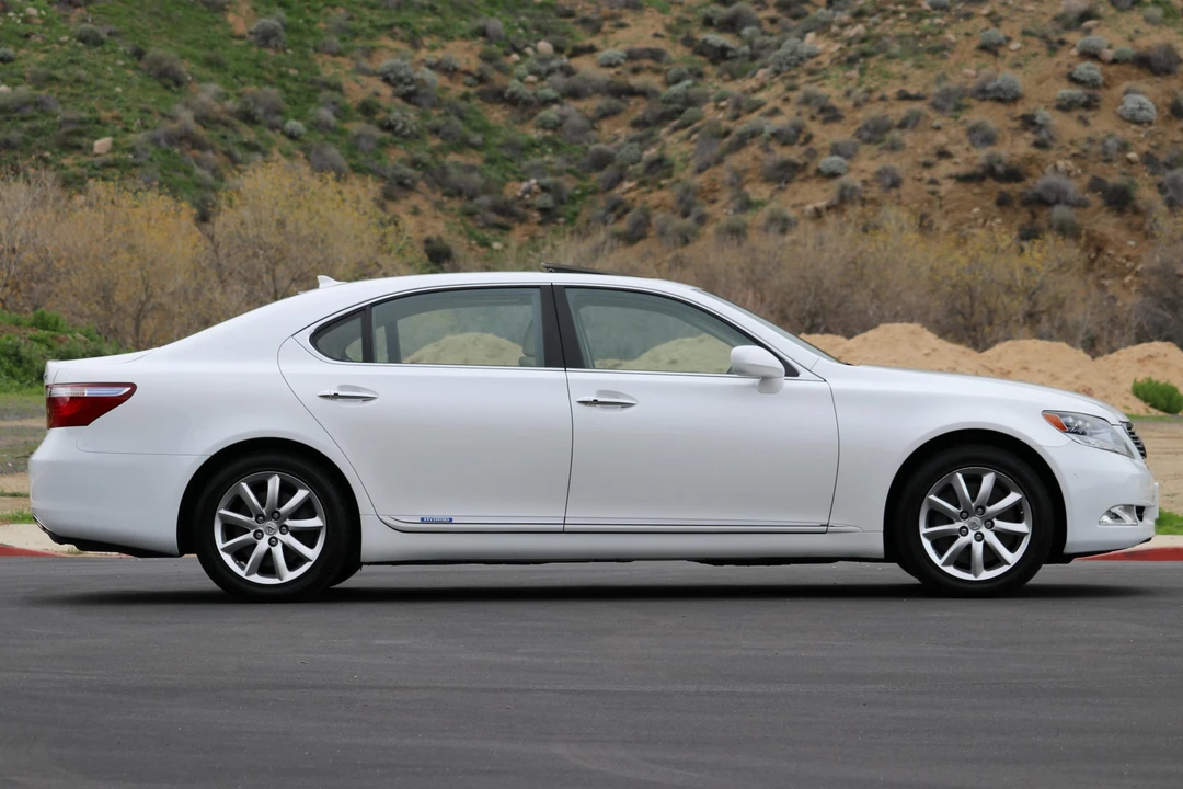 2008 Lexus LS 4th Gen - Image 21 of 31