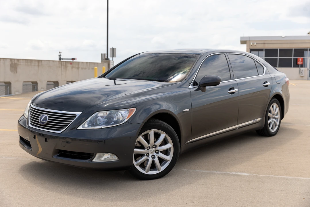 2008 Lexus LS 4th Gen - Image 3 of 31