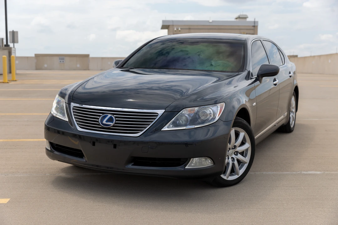 2008 Lexus LS 4th Gen - Image 2 of 31