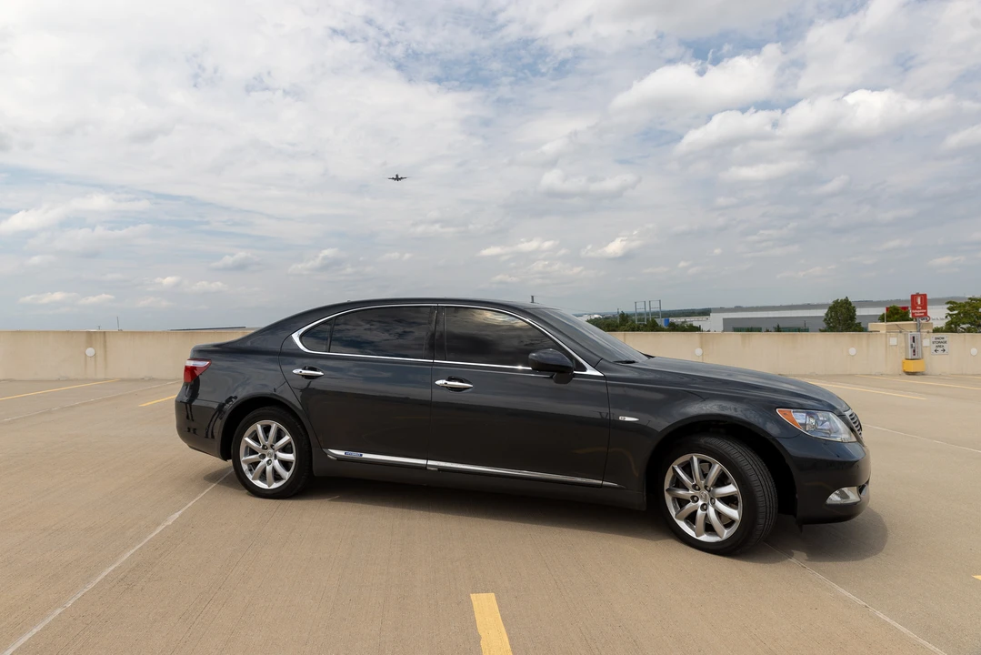 2008 Lexus LS 4th Gen - Image 13 of 31