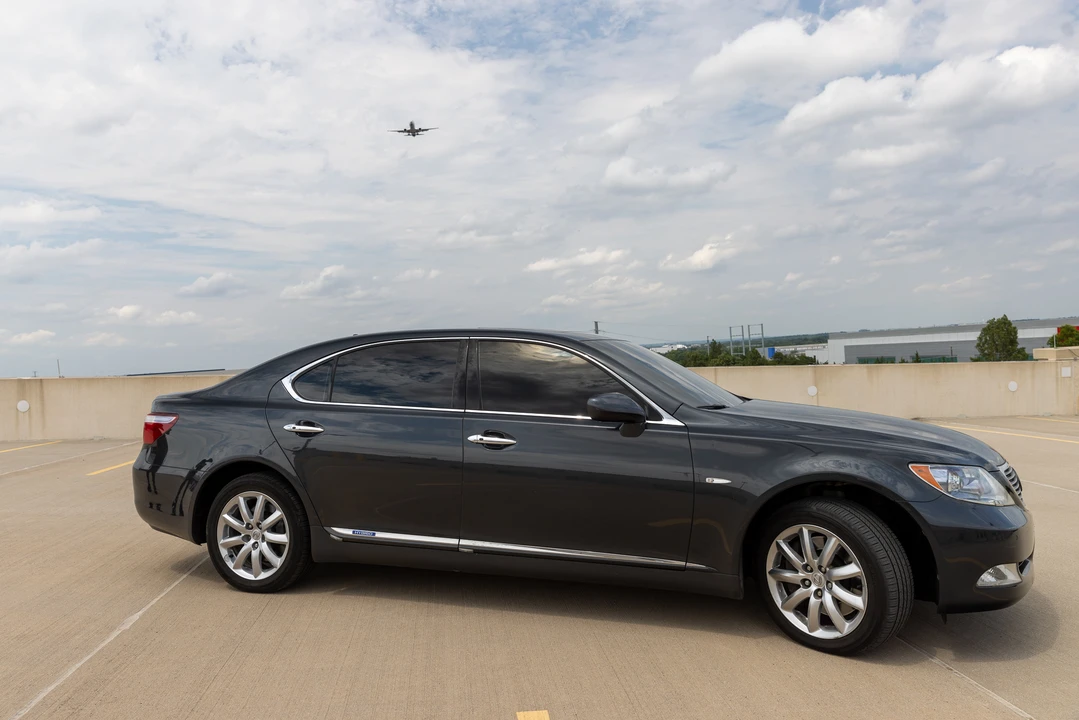 2008 Lexus LS 4th Gen - Image 10 of 31