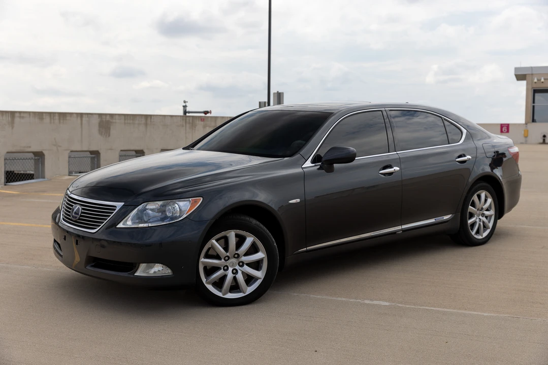 2008 Lexus LS 4th Gen - Image 4 of 31