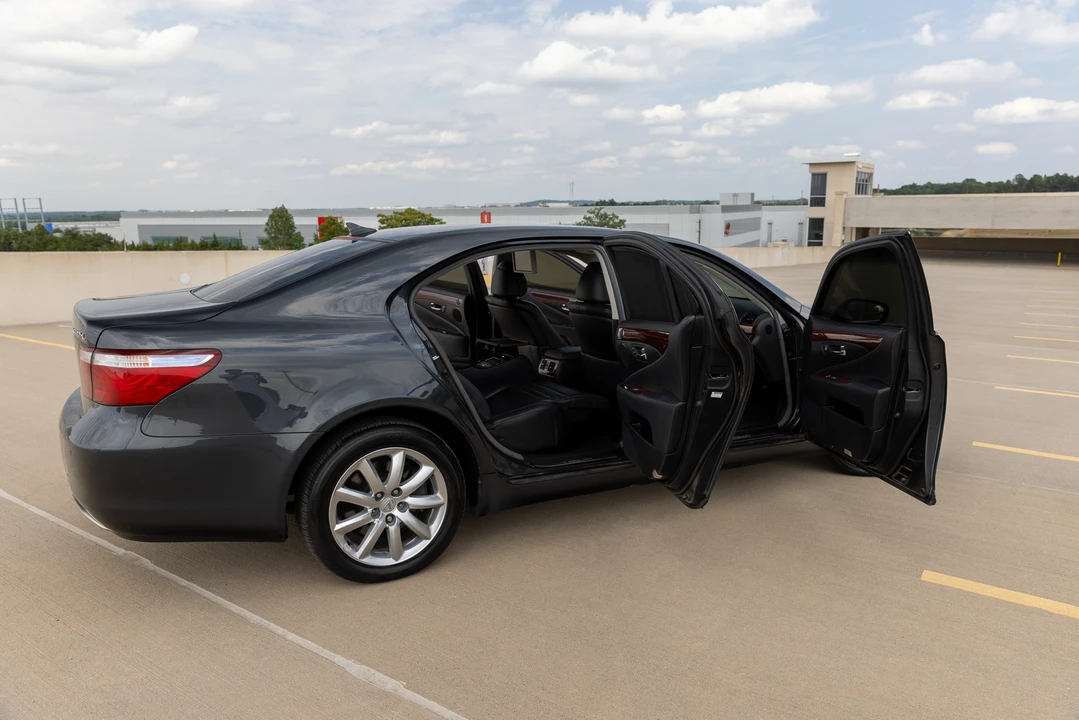 2008 Lexus LS 4th Gen - Image 30 of 31