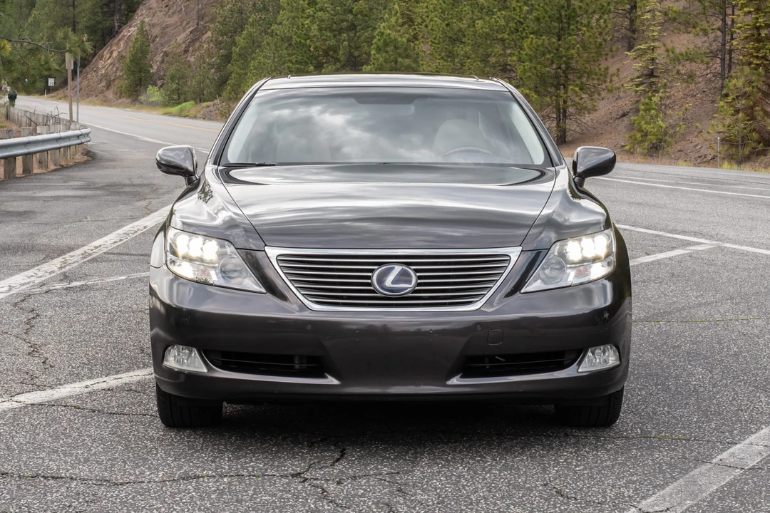 2008 Lexus LS 4th Gen - Image 2 of 31
