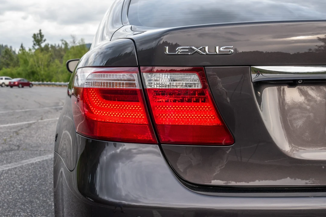 2008 Lexus LS 4th Gen - Image 15 of 31