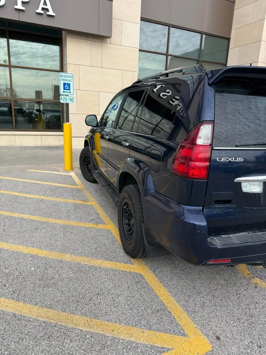 2008 Lexus LX 3rd Gen - Image 11 of 16