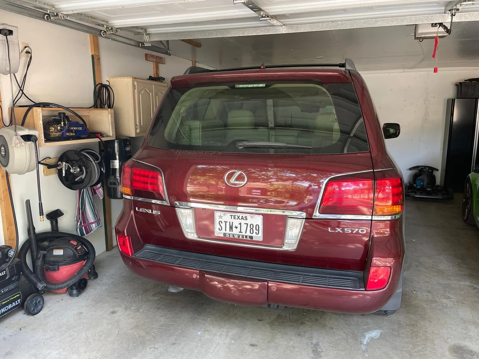 2008 Lexus LX 2nd Gen - Image 19 of 31