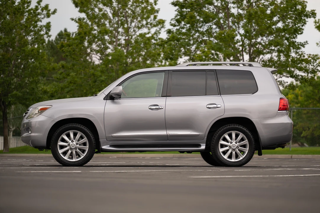 2008 Lexus LX 2nd Gen - Image 3 of 31