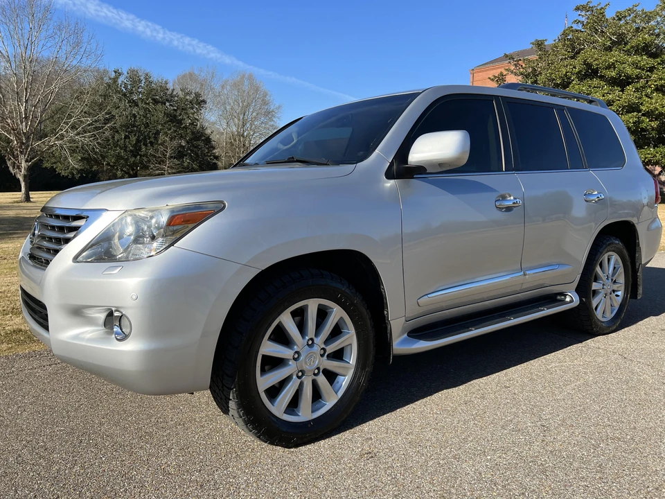 2008 Lexus LX 3rd Gen - Image 17 of 31