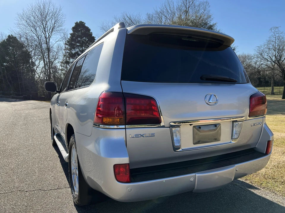 2008 Lexus LX 3rd Gen - Image 23 of 31