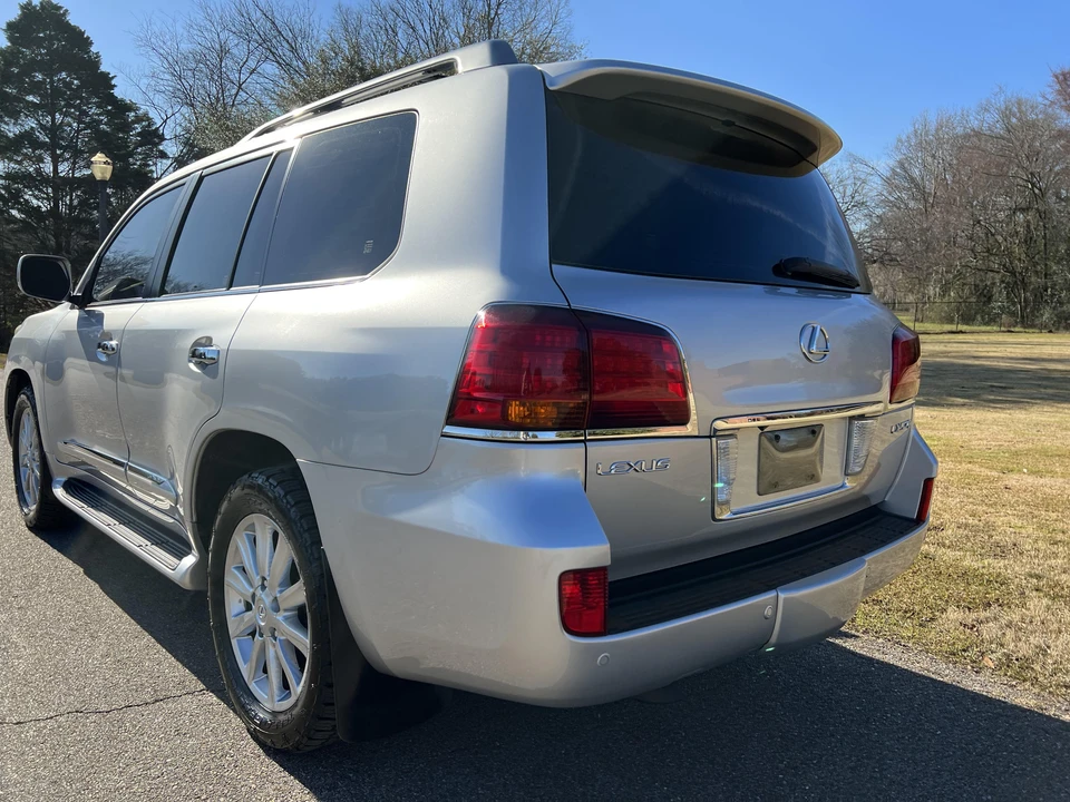 2008 Lexus LX 3rd Gen - Image 21 of 31