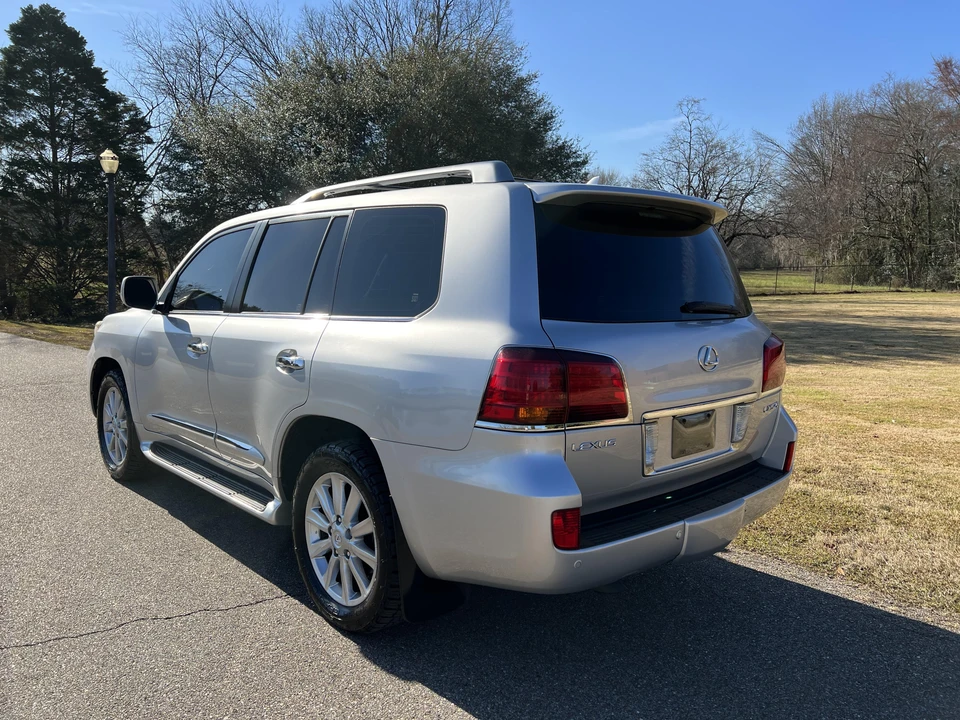 2008 Lexus LX 3rd Gen - Image 19 of 31