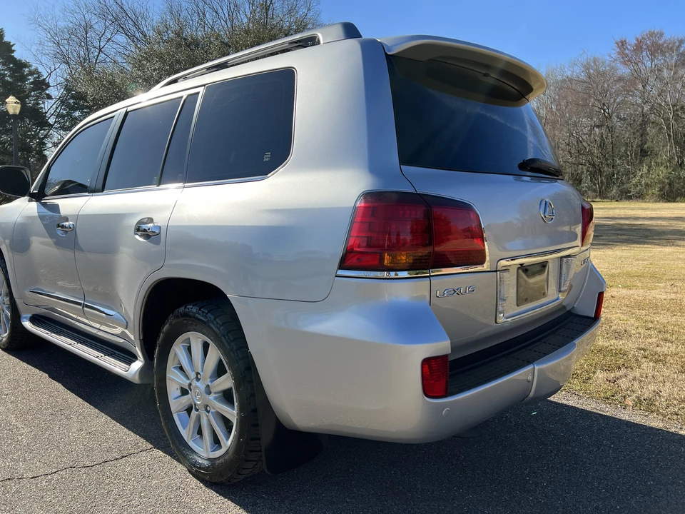 2008 Lexus LX 3rd Gen - Image 20 of 31