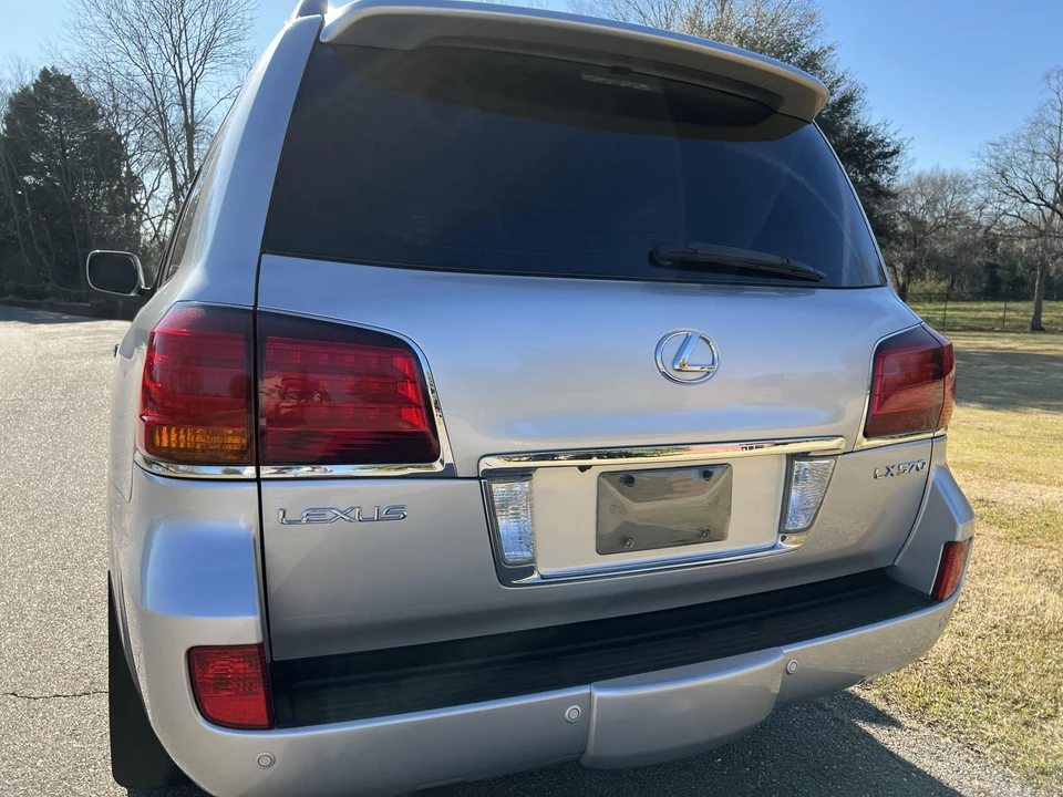 2008 Lexus LX 3rd Gen - Image 25 of 31