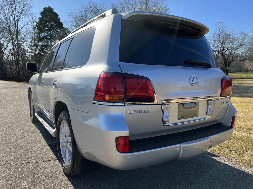 2008 Lexus LX 3rd Gen - Image 22 of 31