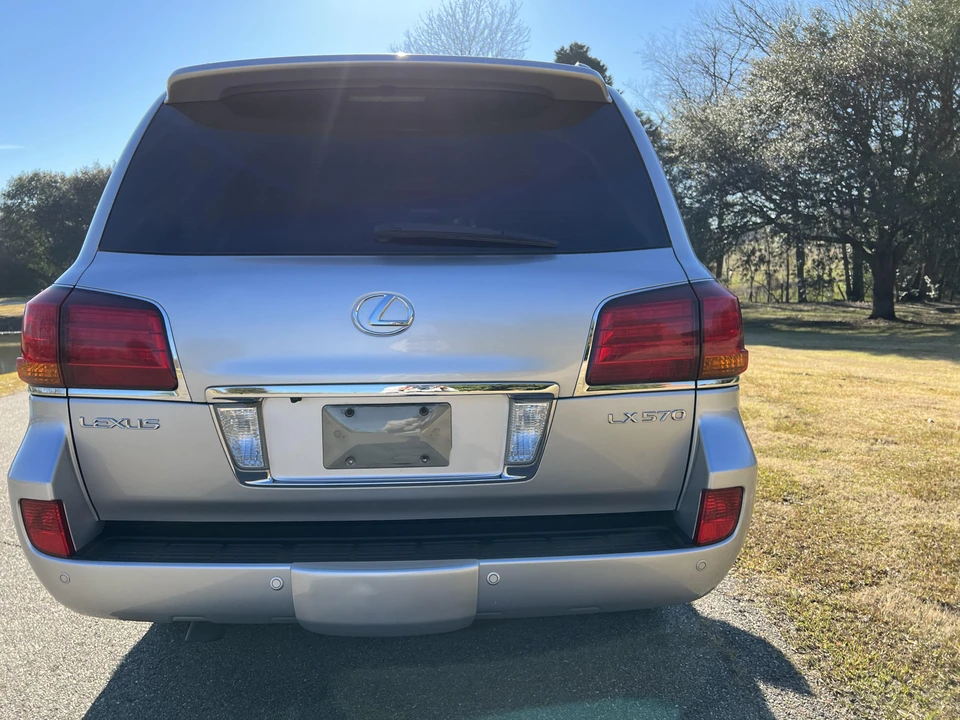 2008 Lexus LX 3rd Gen - Image 29 of 31