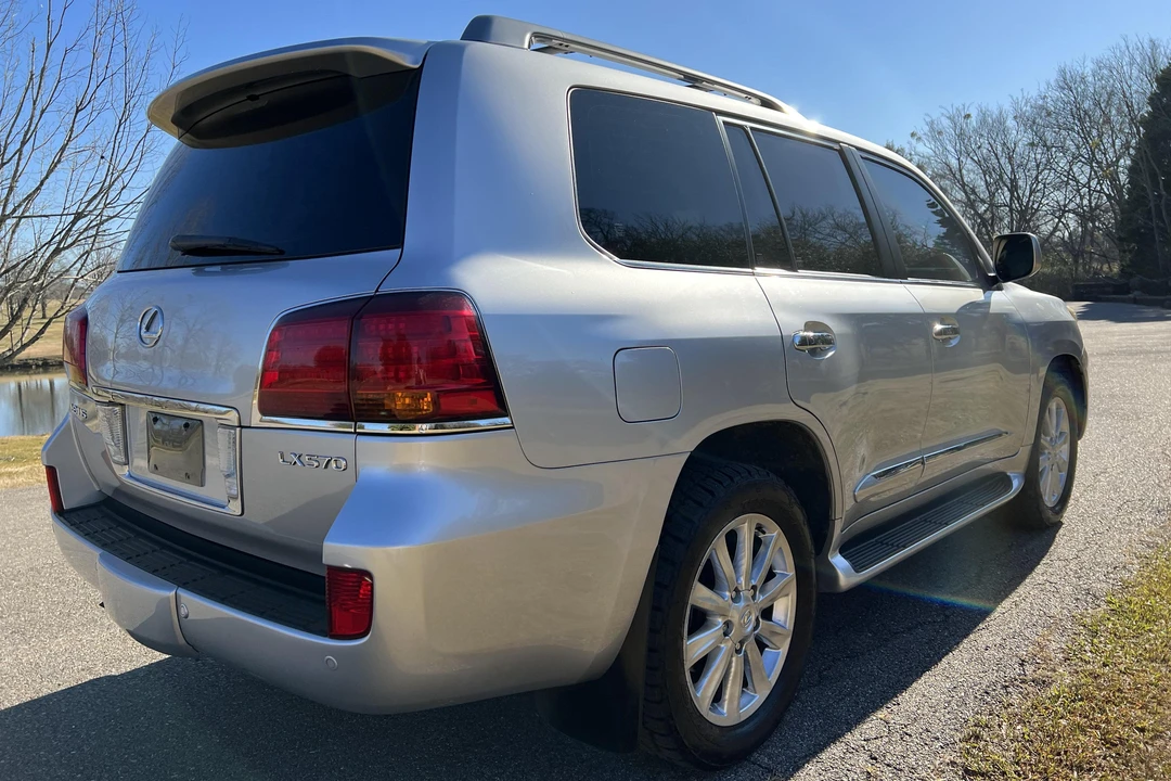 2008 Lexus LX 3rd Gen - Image 4 of 31