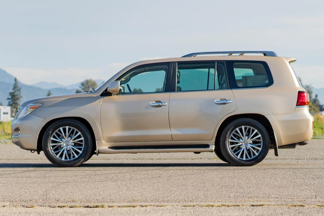 2008 Lexus LX 3rd Gen - Image 3 of 31