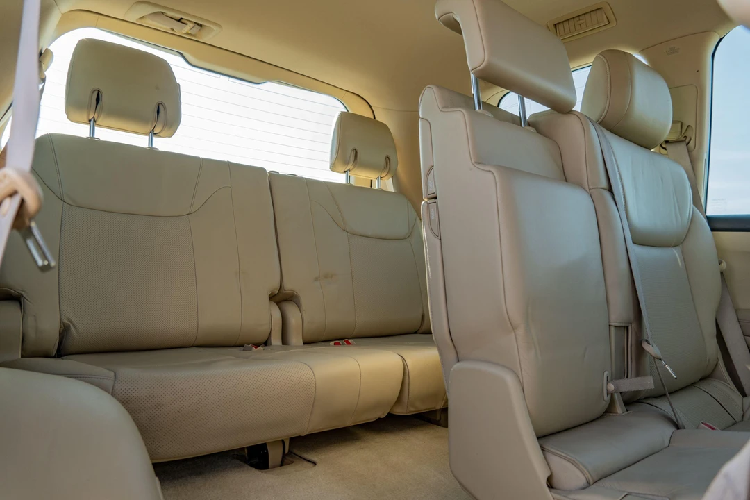2008 Lexus LX 3rd Gen - Image 28 of 31