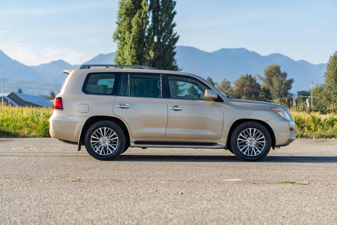 2008 Lexus LX 3rd Gen - Image 10 of 31