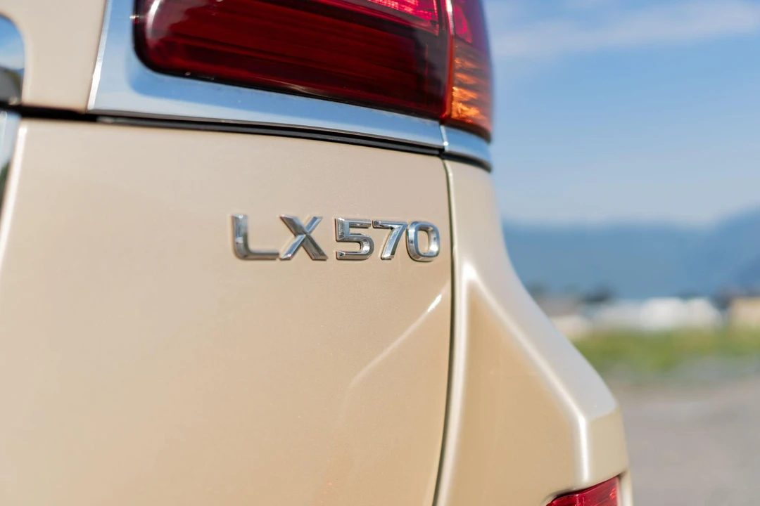 2008 Lexus LX 3rd Gen - Image 20 of 31