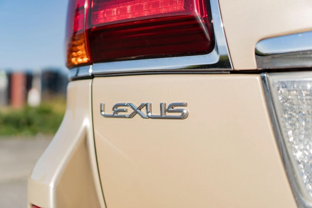 2008 Lexus LX 3rd Gen - Image 19 of 31