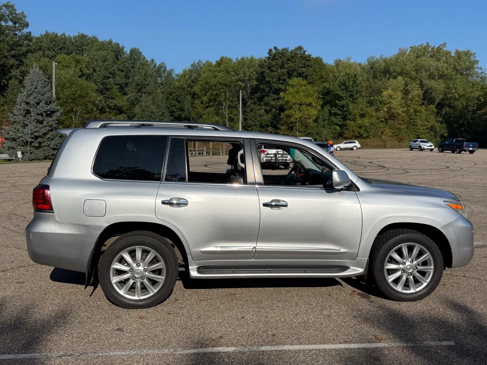 2008 Lexus LX 2nd Gen - Image 27 of 31