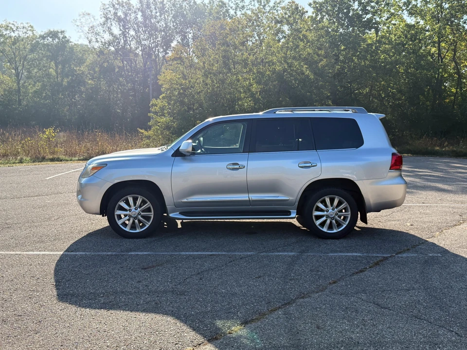 2008 Lexus LX 2nd Gen - Image 19 of 31