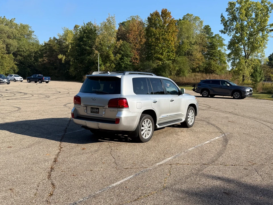2008 Lexus LX 2nd Gen - Image 25 of 31