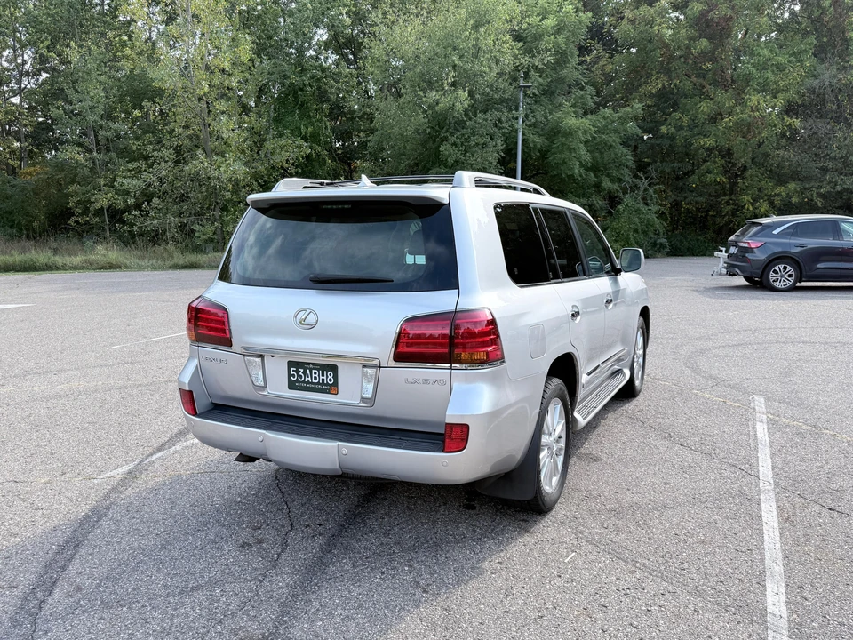 2008 Lexus LX 2nd Gen - Image 24 of 31