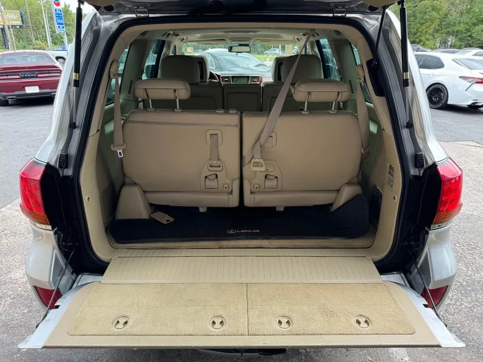 2008 Lexus LX 3rd Gen - Image 16 of 20