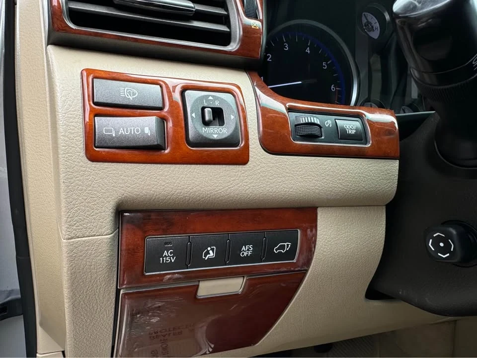 2008 Lexus LX 3rd Gen - Image 10 of 20
