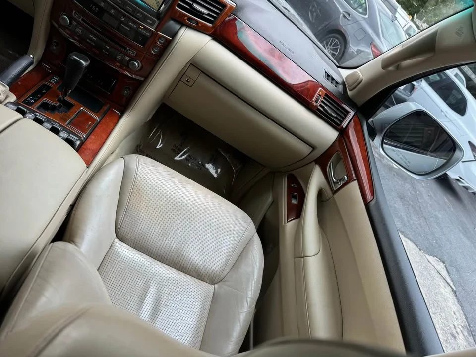 2008 Lexus LX 3rd Gen - Image 8 of 20