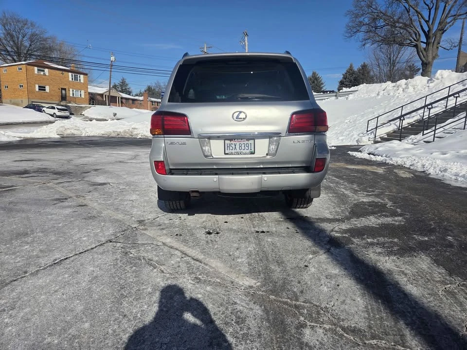2008 Lexus LX 3rd Gen - Image 3 of 13