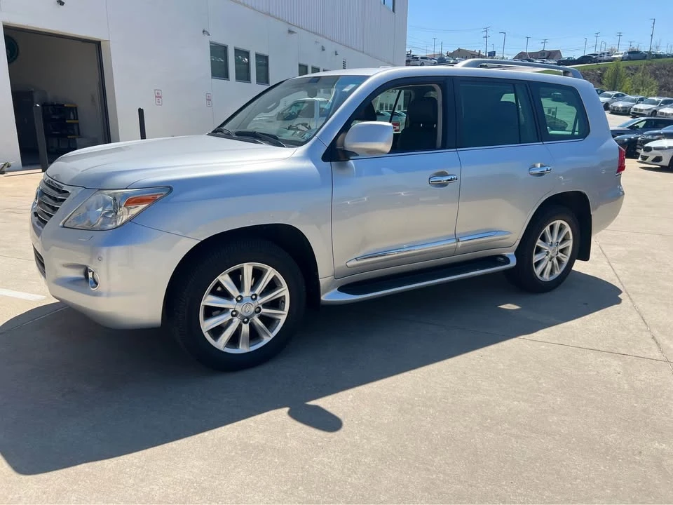 2008 Lexus LX 3rd Gen - Image 5 of 10