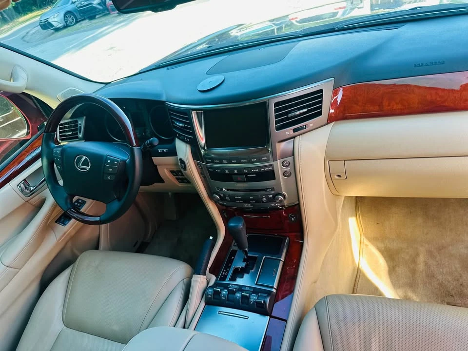 2008 Lexus LX 3rd Gen - Image 10 of 13