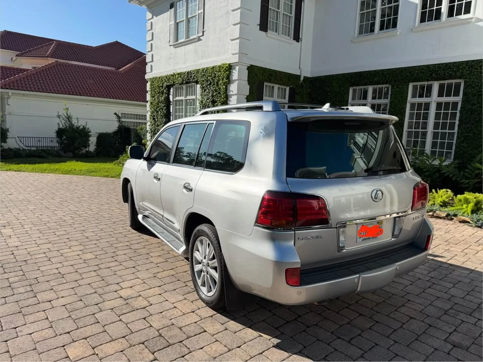 2008 Lexus LX 3rd Gen - Image 3 of 11