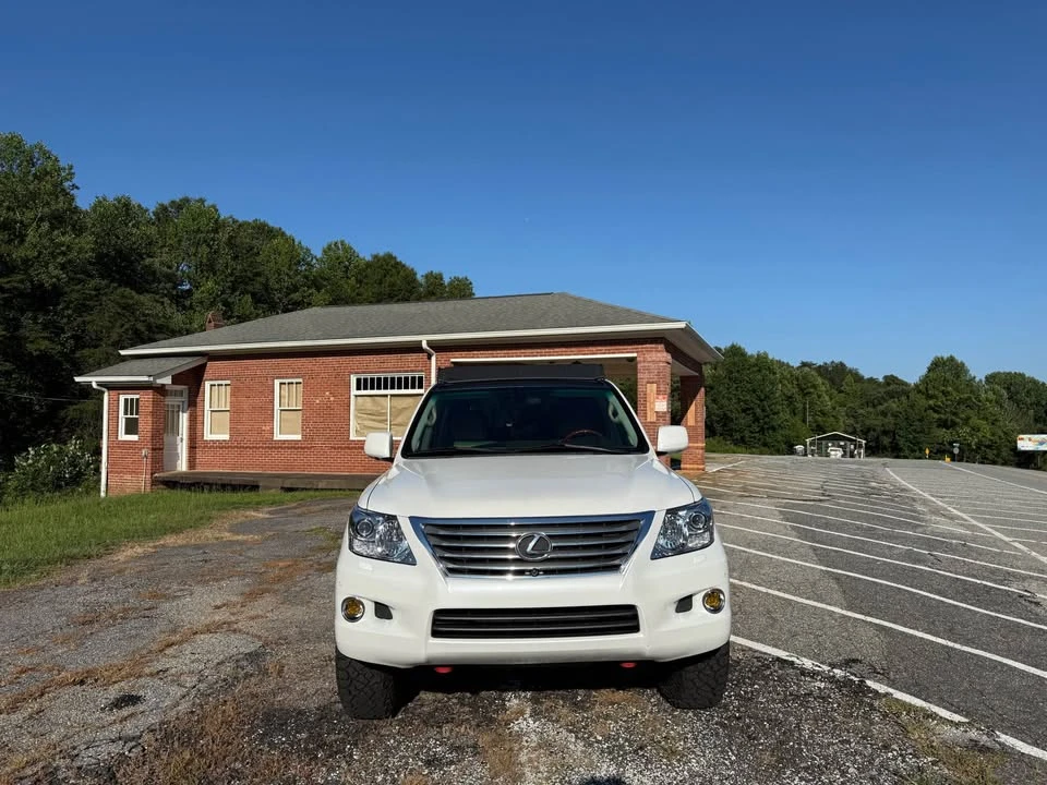 2008 Lexus LX 3rd Gen - Image 3 of 19