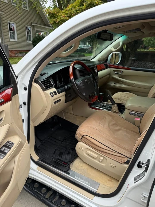 2008 Lexus LX 3rd Gen - Image 17 of 19