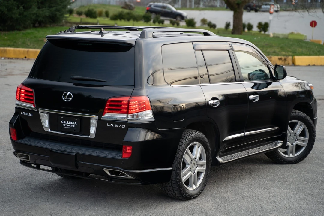 2008 Lexus LX 3rd Gen - Image 20 of 31