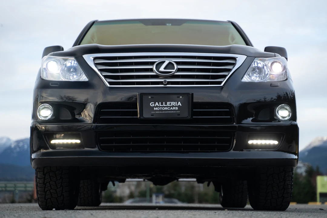 2008 Lexus LX 3rd Gen - Image 10 of 31